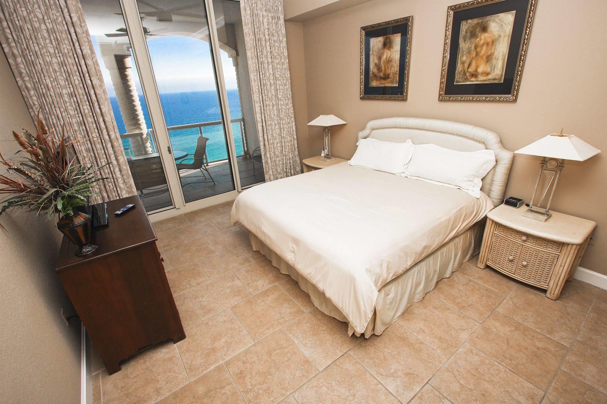 Beach Club Resort And Spa เพนซาโคลาบีช ภายนอก รูปภาพ